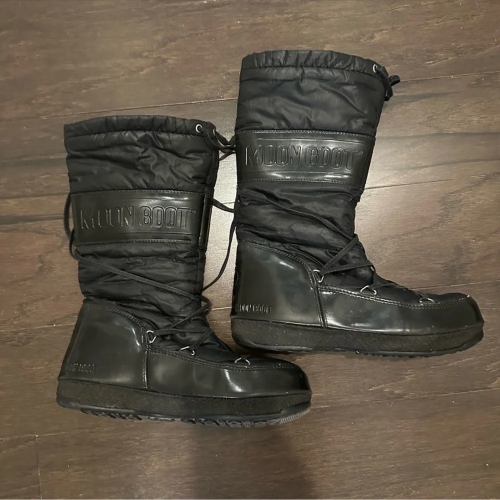 Moon Boot Black Women's Shoes size 8